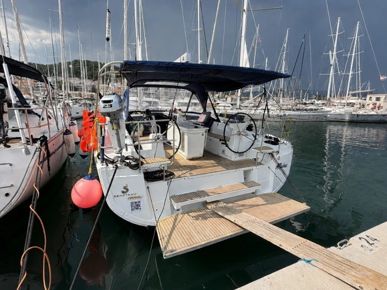 Hire Sailboat Bénéteau with a boat licence