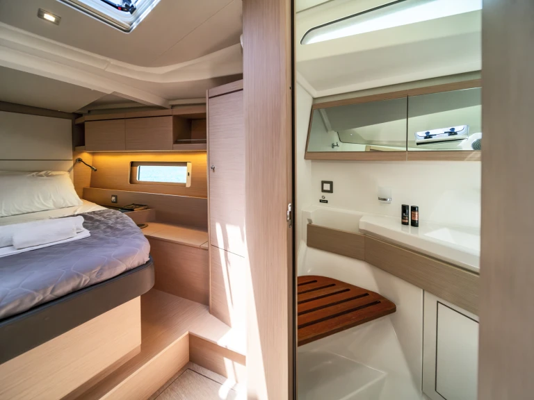 Yacht charter Rhodes (City) - Bénéteau Oceanis 46.1 on SamBoat
