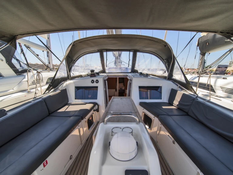 Hire Sailboat with or without skipper Jeanneau Rhodes (City)