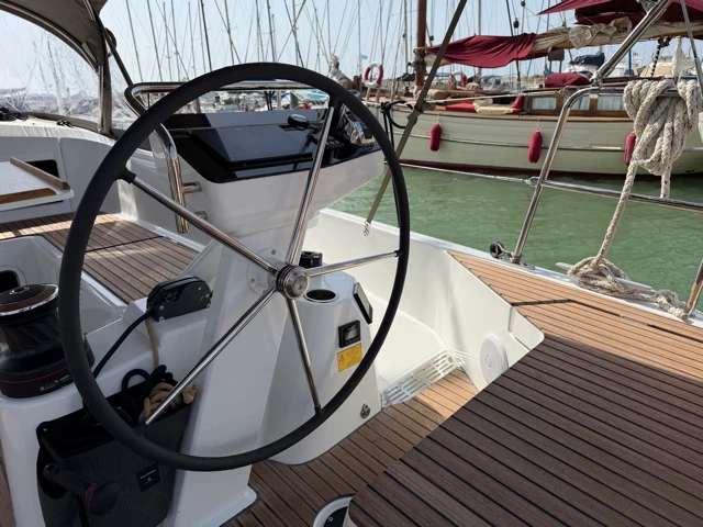 Yacht charter Cecina - Jeanneau Sun Odyssey 455 on SamBoat