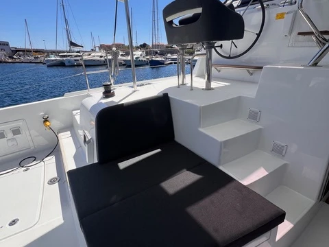 Catamaran hire in Ajaccio - Lagoon Lagoon 42