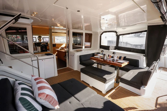 Catamaran hire in Ajaccio - Lagoon Lagoon 52