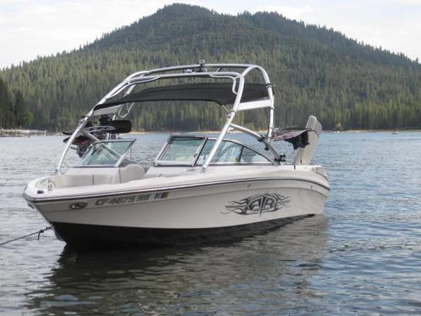Hire Motorboat Nautique Correct Craft with a boat licence