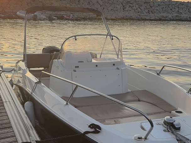 Charter a Quicksilver Openactiv in France on Samboat