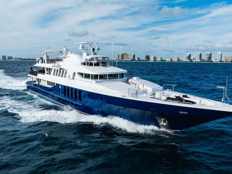 Yacht hire Naples cheap YCM FIFTY