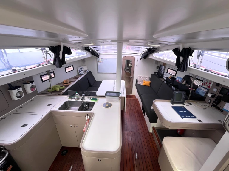 Charter a RM RM 1260 in Fort-de-France on Samboat