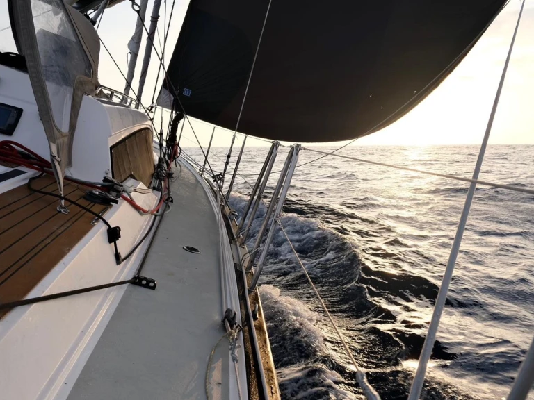 Hire Sailboat with or without skipper RM Fort-de-France