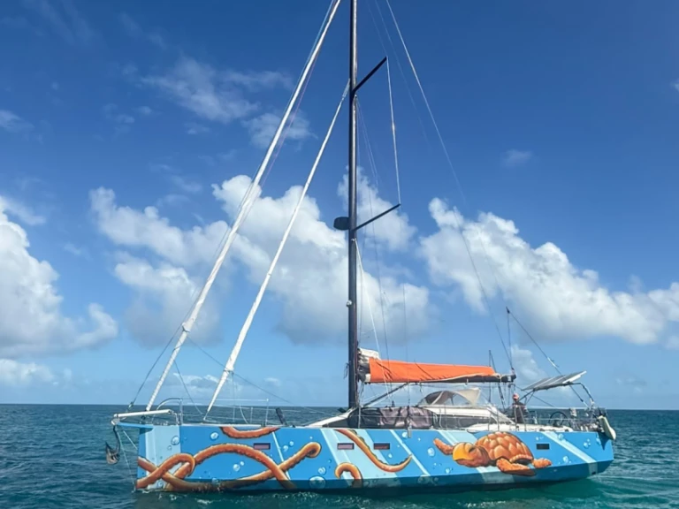 Hire Sailboat with or without skipper RM Fort-de-France