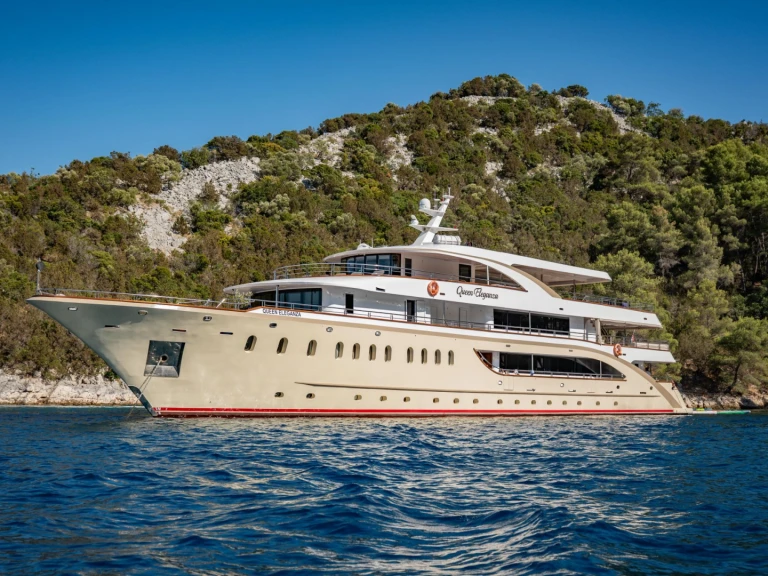 Hire a Custom Queen Eleganza Croatia