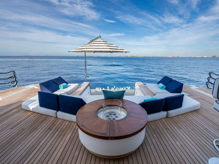 Luxury Yacht hire in Bahama Islands - Benetti KINGS LAIR