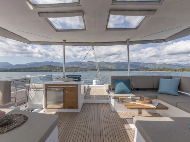 Hire Luxury Yacht with or without skipper Fountaine Pajot British Virgin Islands (BVI)