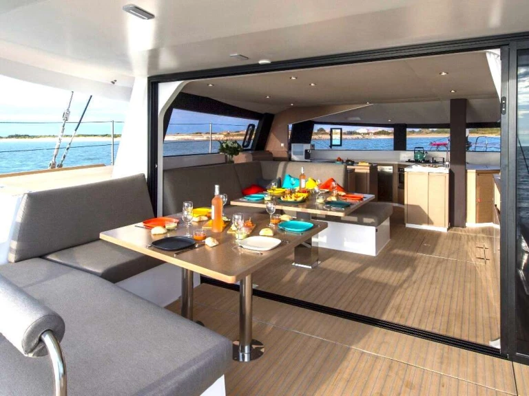 Yacht hire Caribbean cheap L'OCTANT