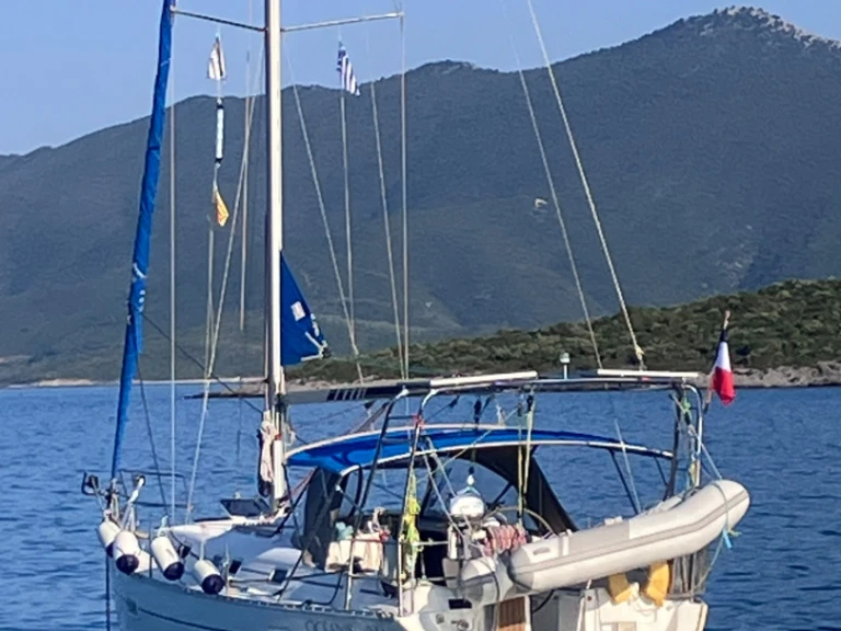 Bénéteau Oceanis 361 charter bareboat or skippered in  Volos