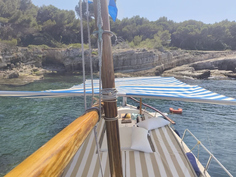 Yacht hire Golfe-Juan cheap Menorquin 36 