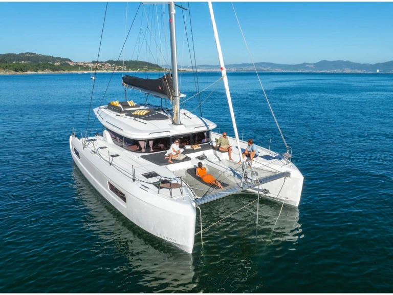 Hire a Lagoon Lagoon 43 Salerno
