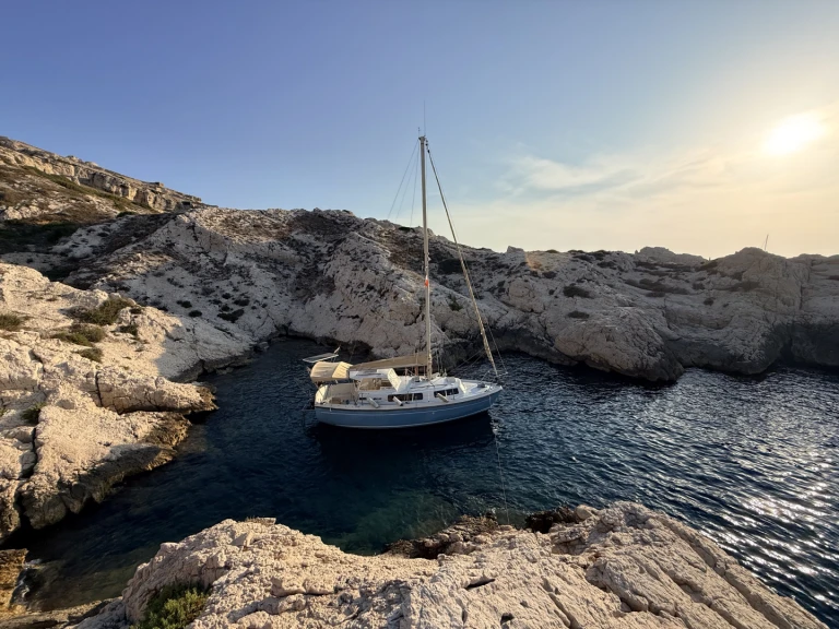 Sailboat to hire L'Estaque at the best price