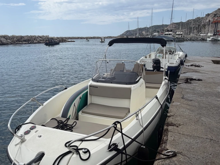 Yacht hire Marseille cheap Activ 605 Open