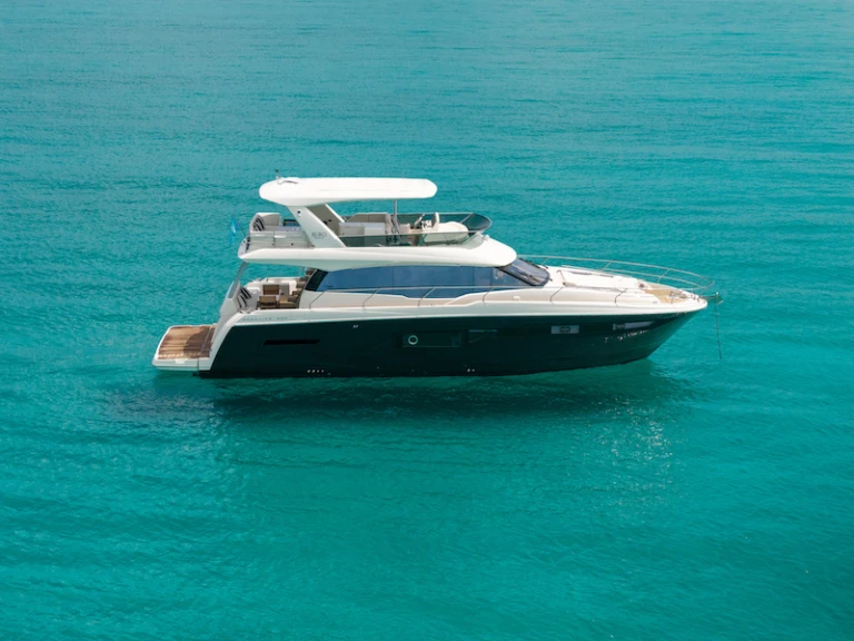 Luxury Yacht to hire Miami Beach at the best price