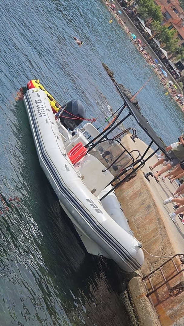 Hire RIB Zodiac with a boat licence