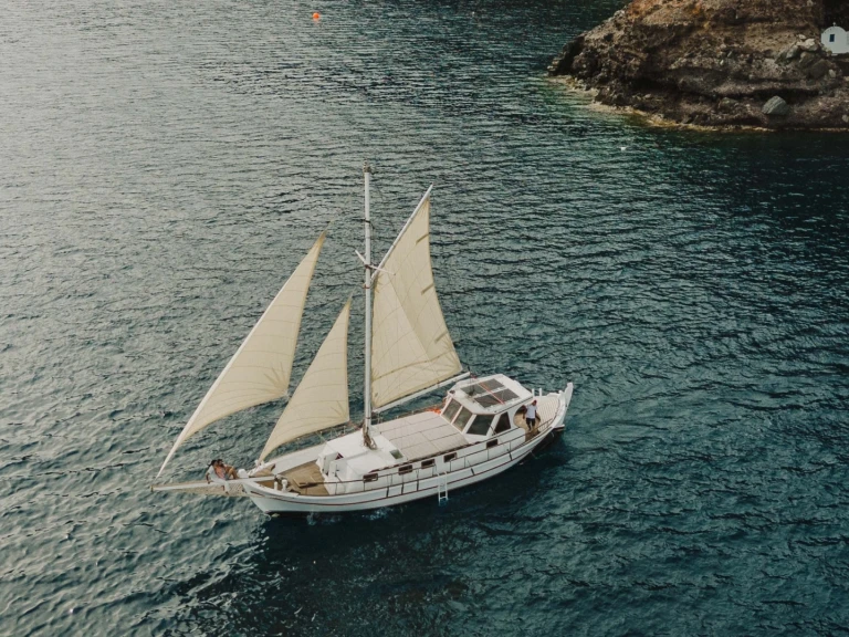 Hire Sailboat  with a boat licence