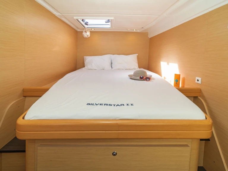Hire Catamaran Lagoon with a boat licence