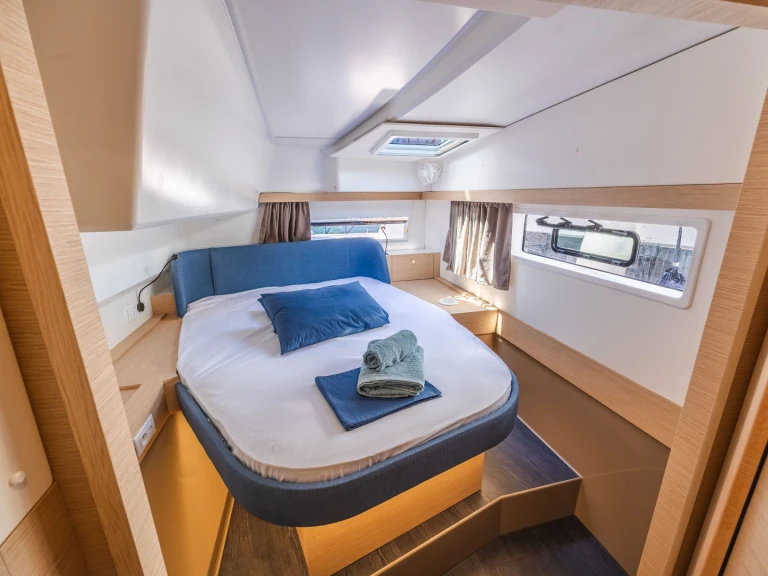 Charter a Fountaine Pajot FP 41 in Gouvia on Samboat