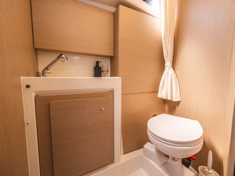 Hire a Bénéteau Oceanis 37.1 Gouvia