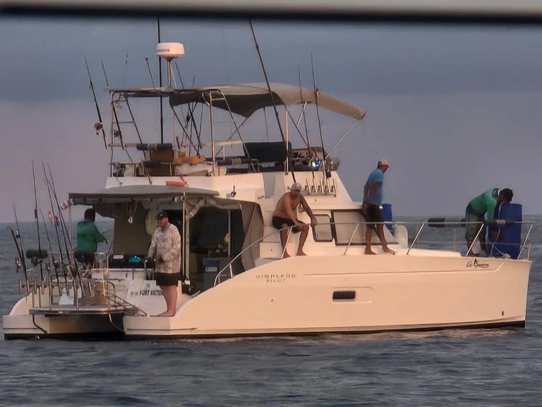 Yacht charter Baie Sainte Anne - Fountaine Pajot Highland 35 Pilot on SamBoat