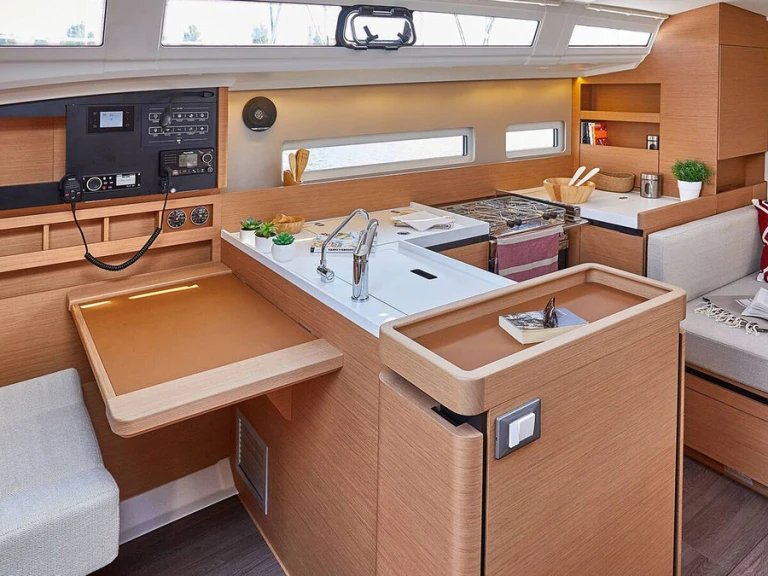 Sailboat hire in Gouvia - Jeanneau Sun Odyssey 410