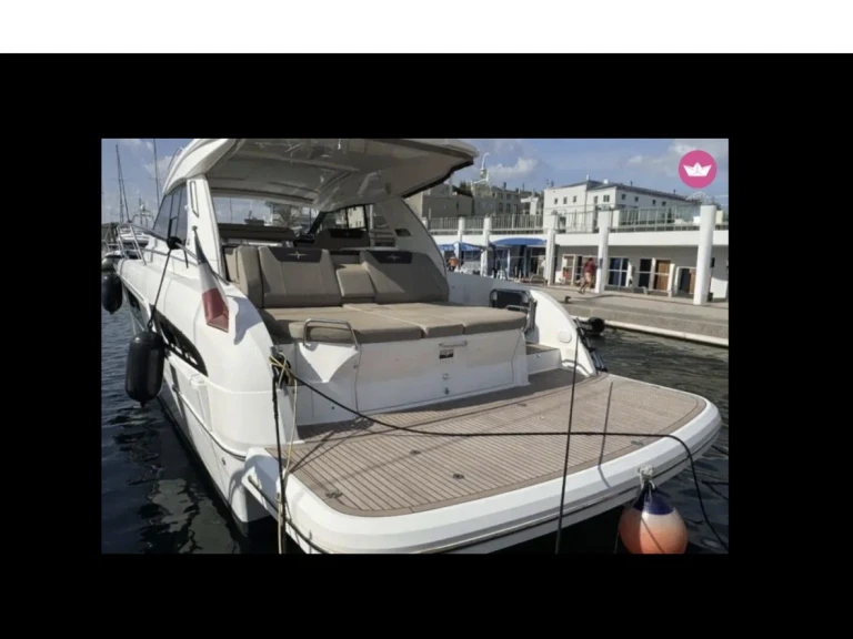 Luxury Yacht hire in Fréjus - Bavaria S45 ht