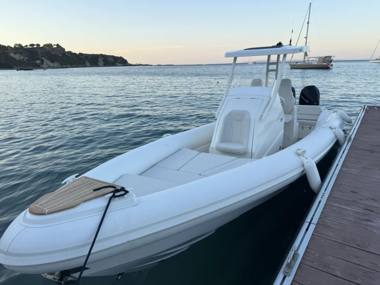 Charter a Seafighter T30 in Zakynthos on Samboat