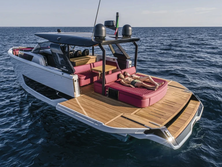 Yacht charter Saint-Tropez - Pershing Pershing 90 on SamBoat