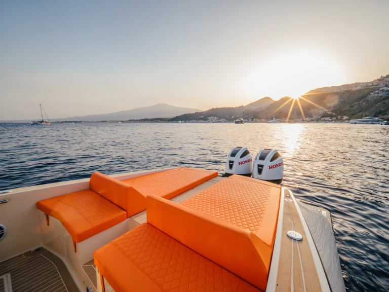 Hire Motorboat with or without skipper LILIBAEUM YACHT Taormina