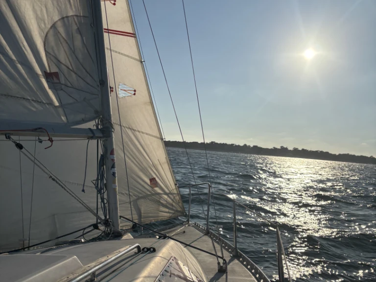 Hire a Yachting-France Jouët 680 France