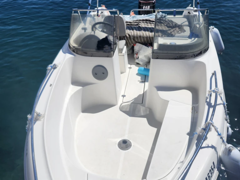 Yacht charter L'Estaque - Quicksilver Activ 505 Open on SamBoat