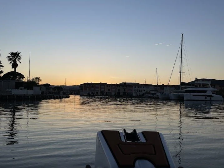 Charter a Aquaforth SP 480 in Fréjus on Samboat