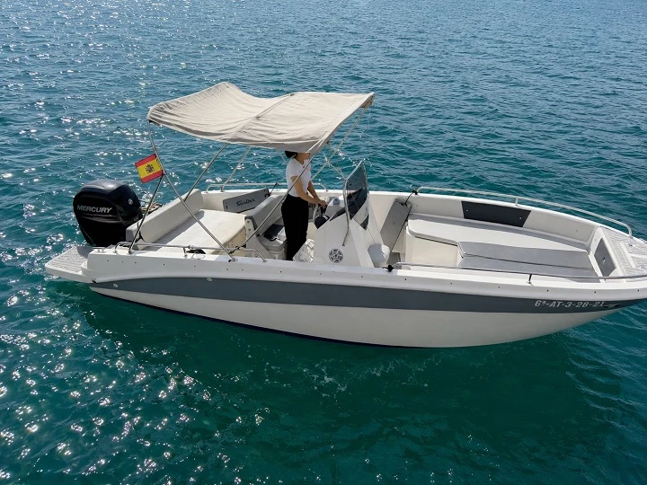 Hire Motorboat Alimed with a boat licence