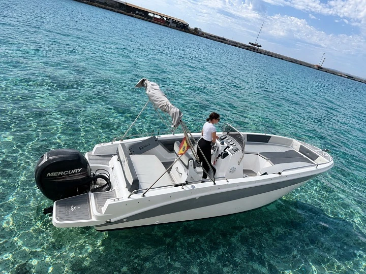 Motorboat to hire Alicante at the best price