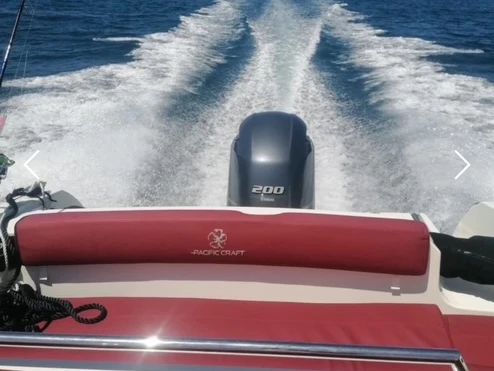 Hire Motorboat Pacific Craft with a boat licence