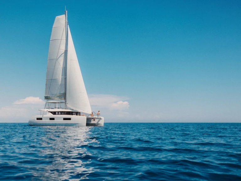 Catamaran to hire Eden Island at the best price