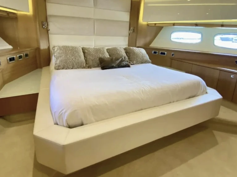 Luxury Yacht hire in Miami Beach - Azimut Azimut 62 S