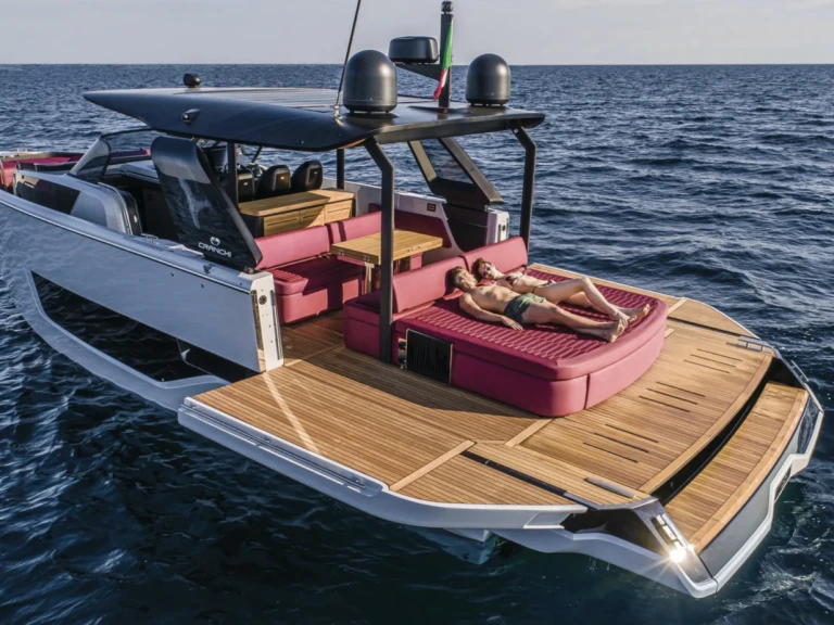 Yacht charter Saint-Tropez - Cranchi A46 on SamBoat