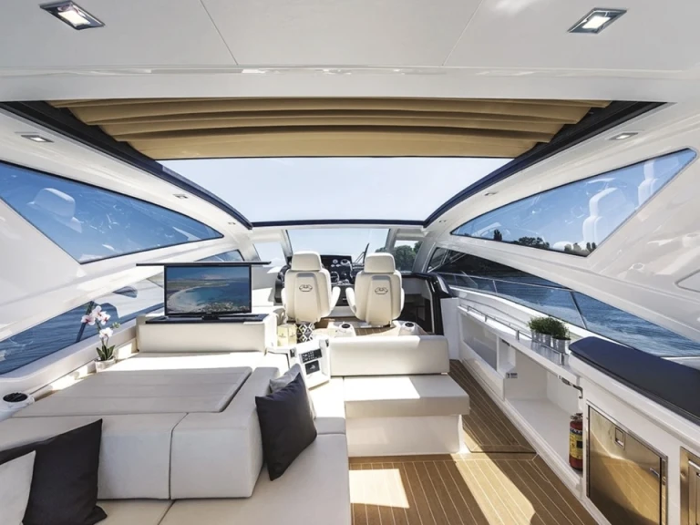 Yacht hire Saint-Tropez cheap Cranchi 60 ST