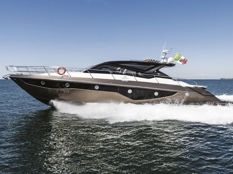 Luxury Yacht hire in Saint-Tropez - Cranchi Cranchi 60 ST