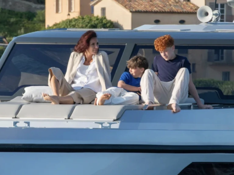 Hire Luxury Yacht with or without skipper Santasevera Saint-Tropez