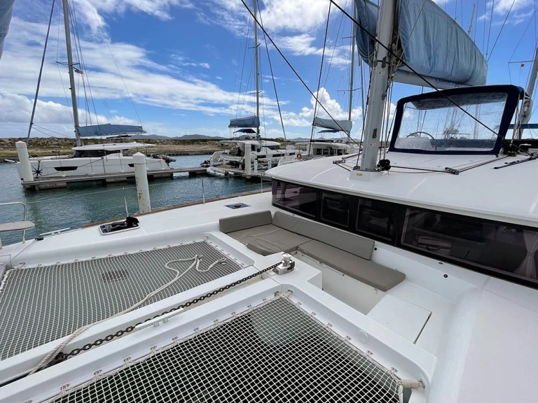 Yacht hire Parham Town cheap Lagoon 450 F