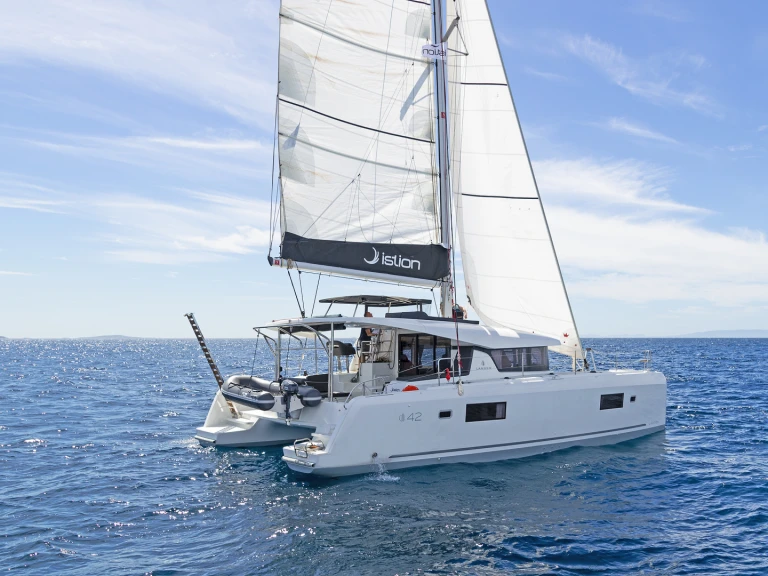 Catamaran to hire Paros (Island) at the best price
