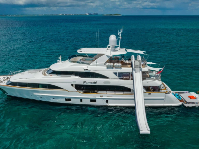 Hire Luxury Yacht with or without skipper Benetti Bahamas
