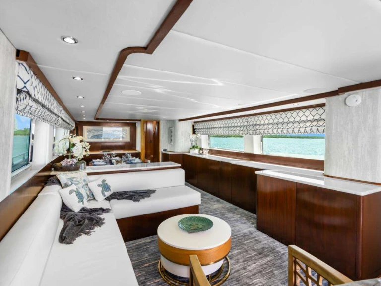 Yacht hire Bahamas cheap AZURE 