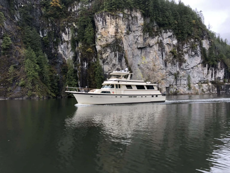 Luxury Yacht to hire Seattle at the best price